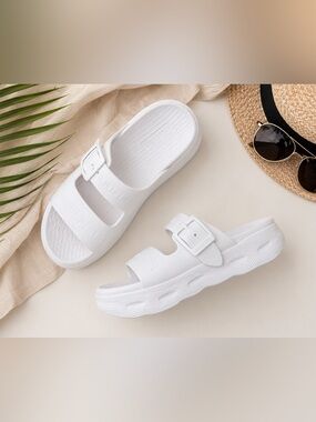 Hunter Greta White Platform Slip-On Sandals Women’s 7-7.5 Sport Casual Worn Once